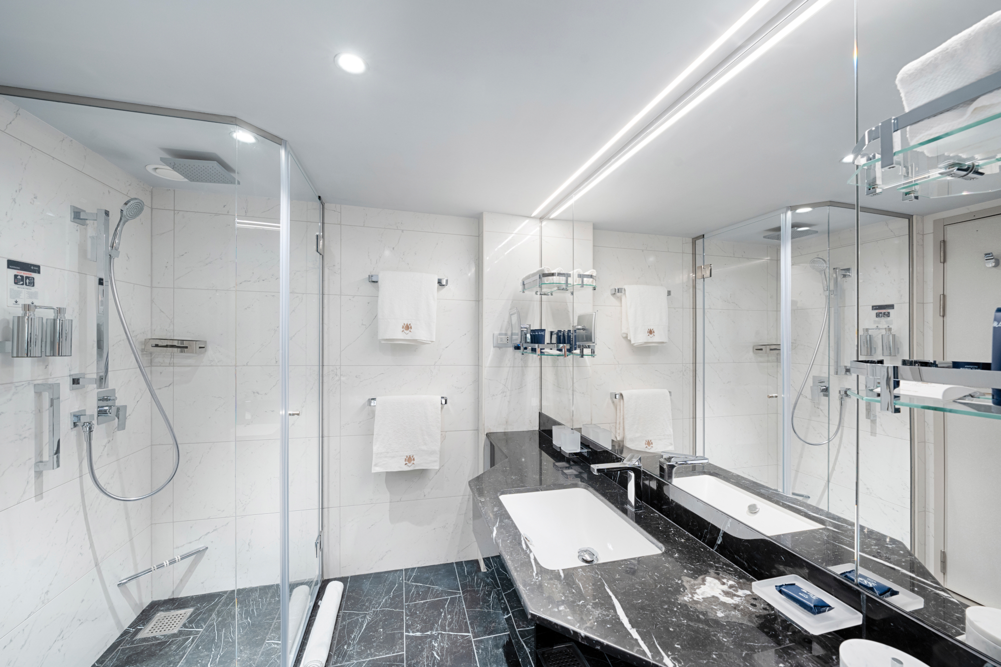 MyCruise MSC World-Europa Kahytter Suite YC35